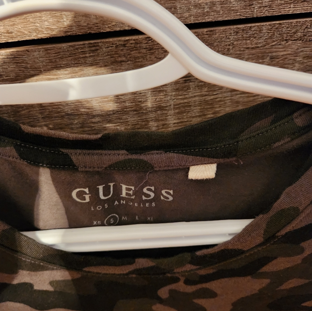 Guess - tshirt - Picture 2 of 3